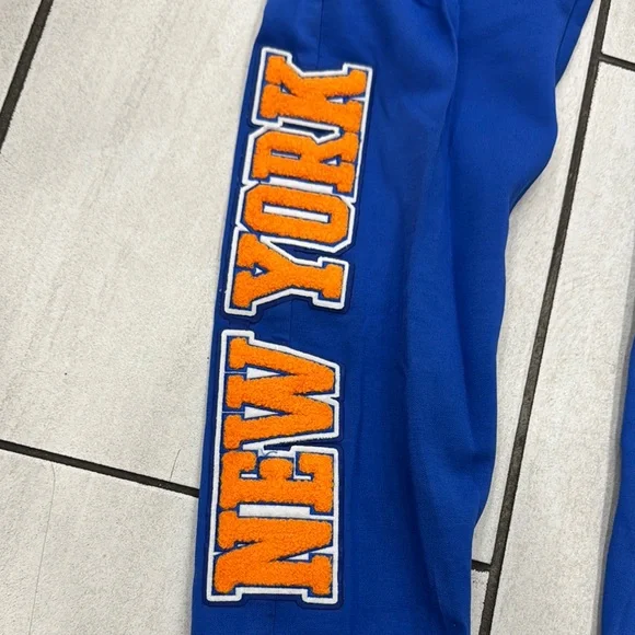 Pro Standard New York Knicks Blue Joggers - Picture 5 of 10